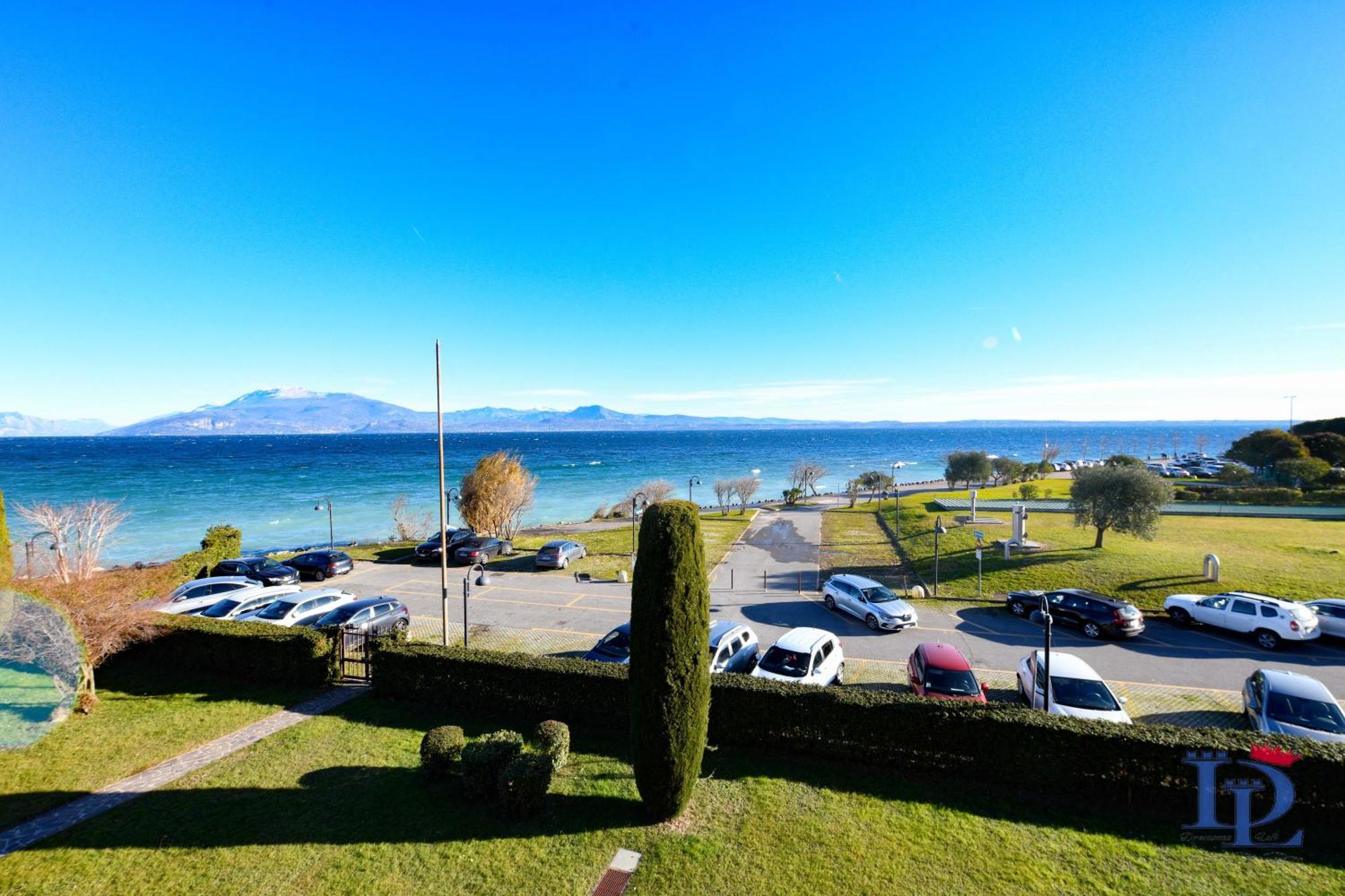 Desenzanoloft Official Partner Marriott Homes & Villas - Eden Lake View And Privat Beach Renovated In 2025 Sirmione Exteriör bild